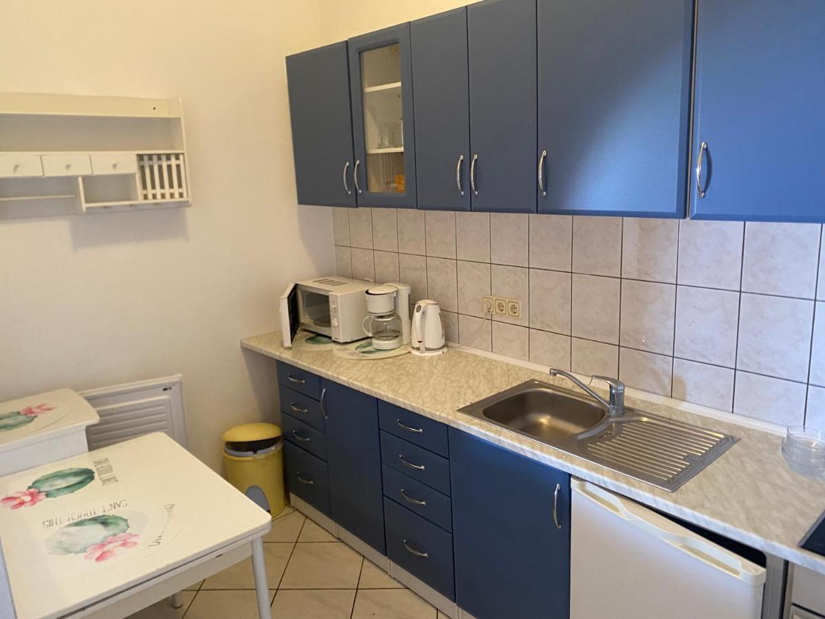 Apartmani Ivanic วีร์ ภายนอก รูปภาพ