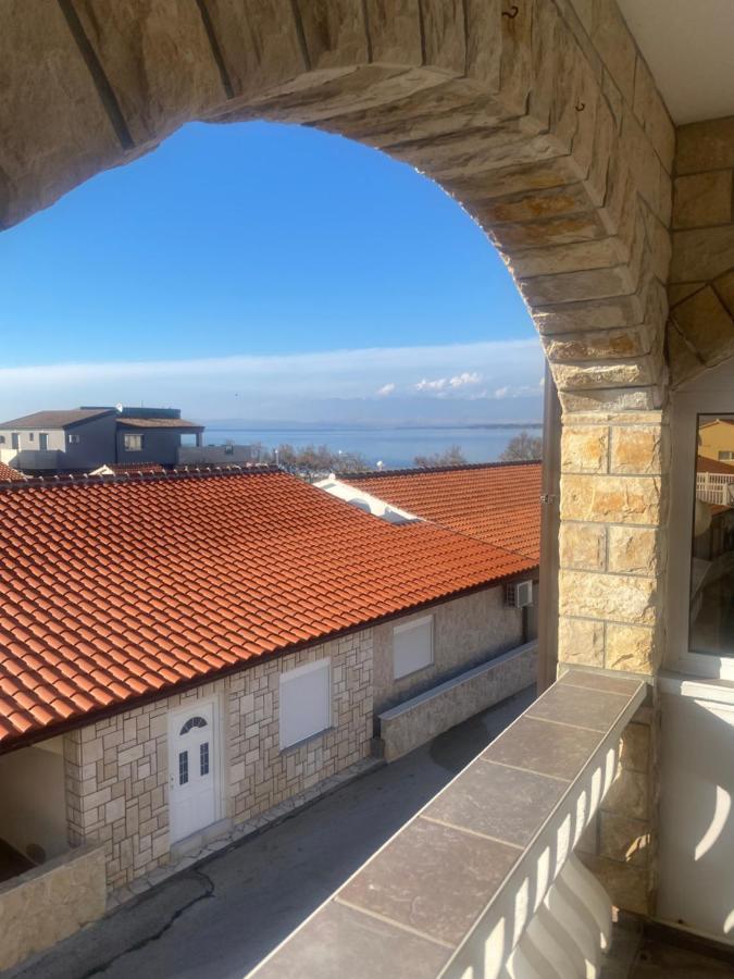 Apartmani Ivanic วีร์ ภายนอก รูปภาพ