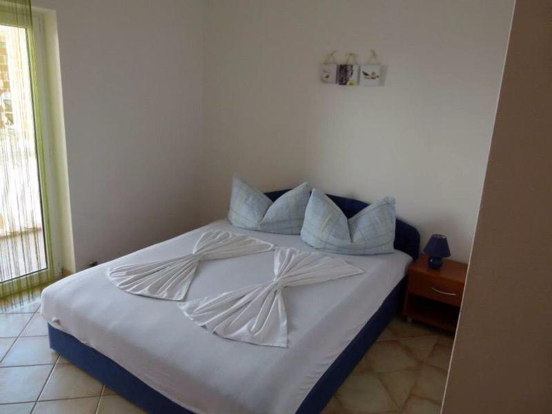 Apartmani Ivanic วีร์ ภายนอก รูปภาพ
