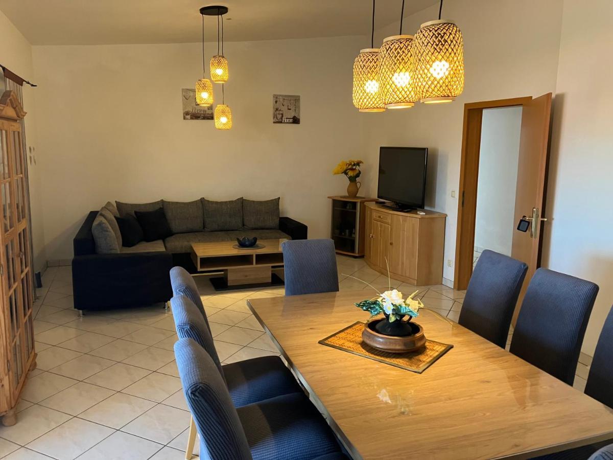 Apartmani Ivanic วีร์ ภายนอก รูปภาพ