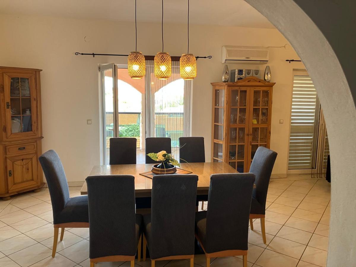 Apartmani Ivanic วีร์ ภายนอก รูปภาพ