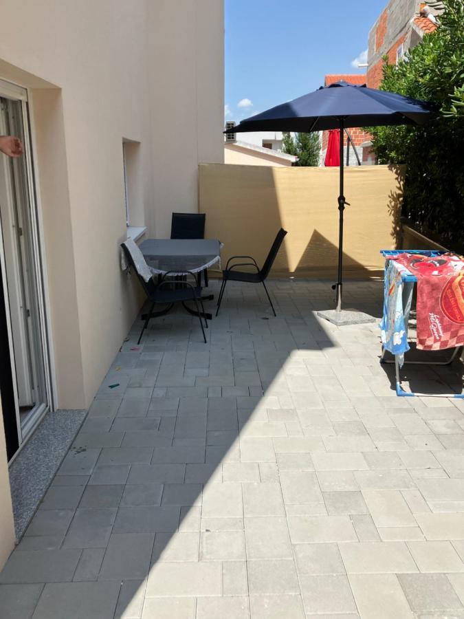 Apartmani Ivanic วีร์ ภายนอก รูปภาพ