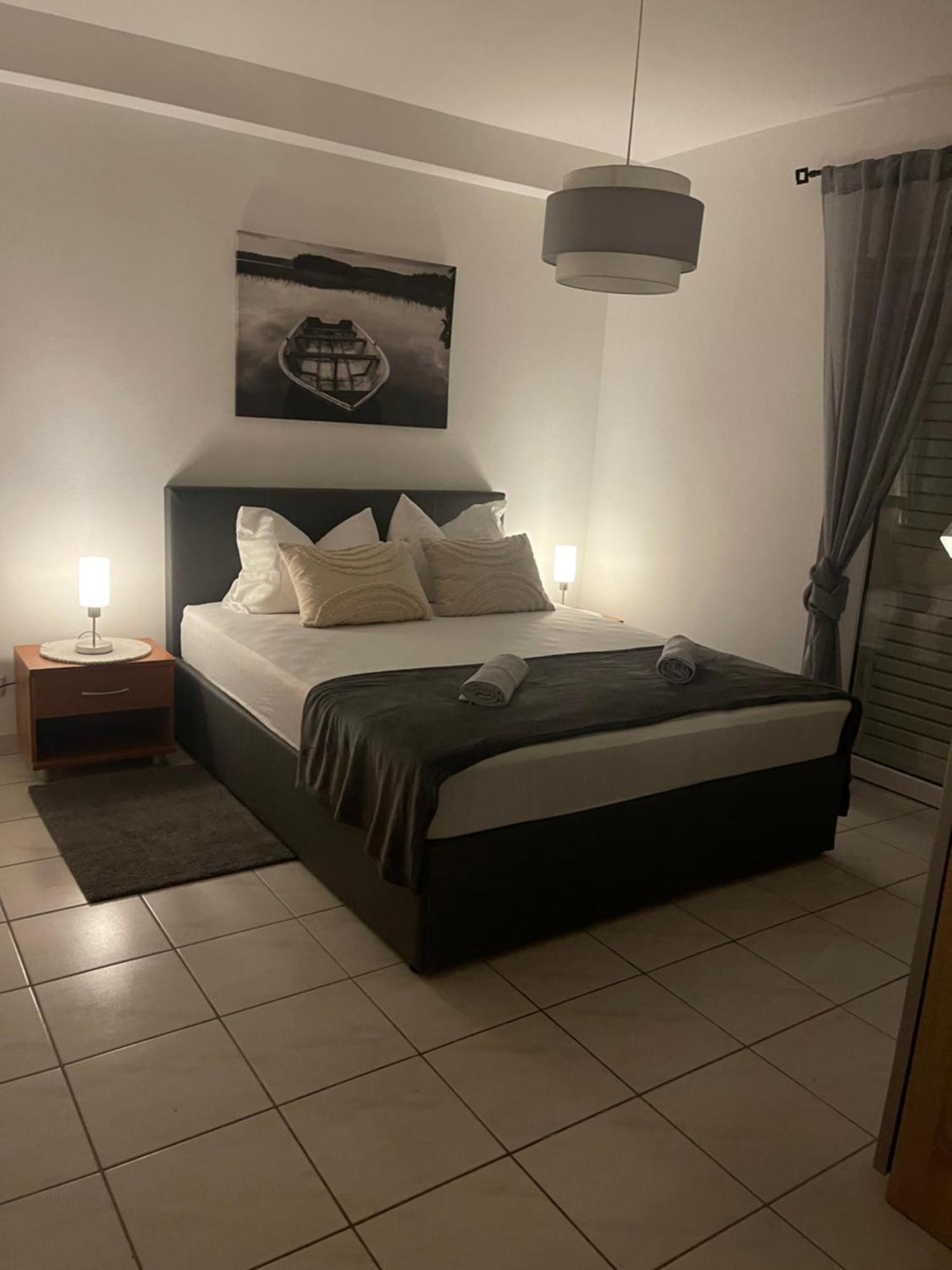 Apartmani Ivanic วีร์ ภายนอก รูปภาพ