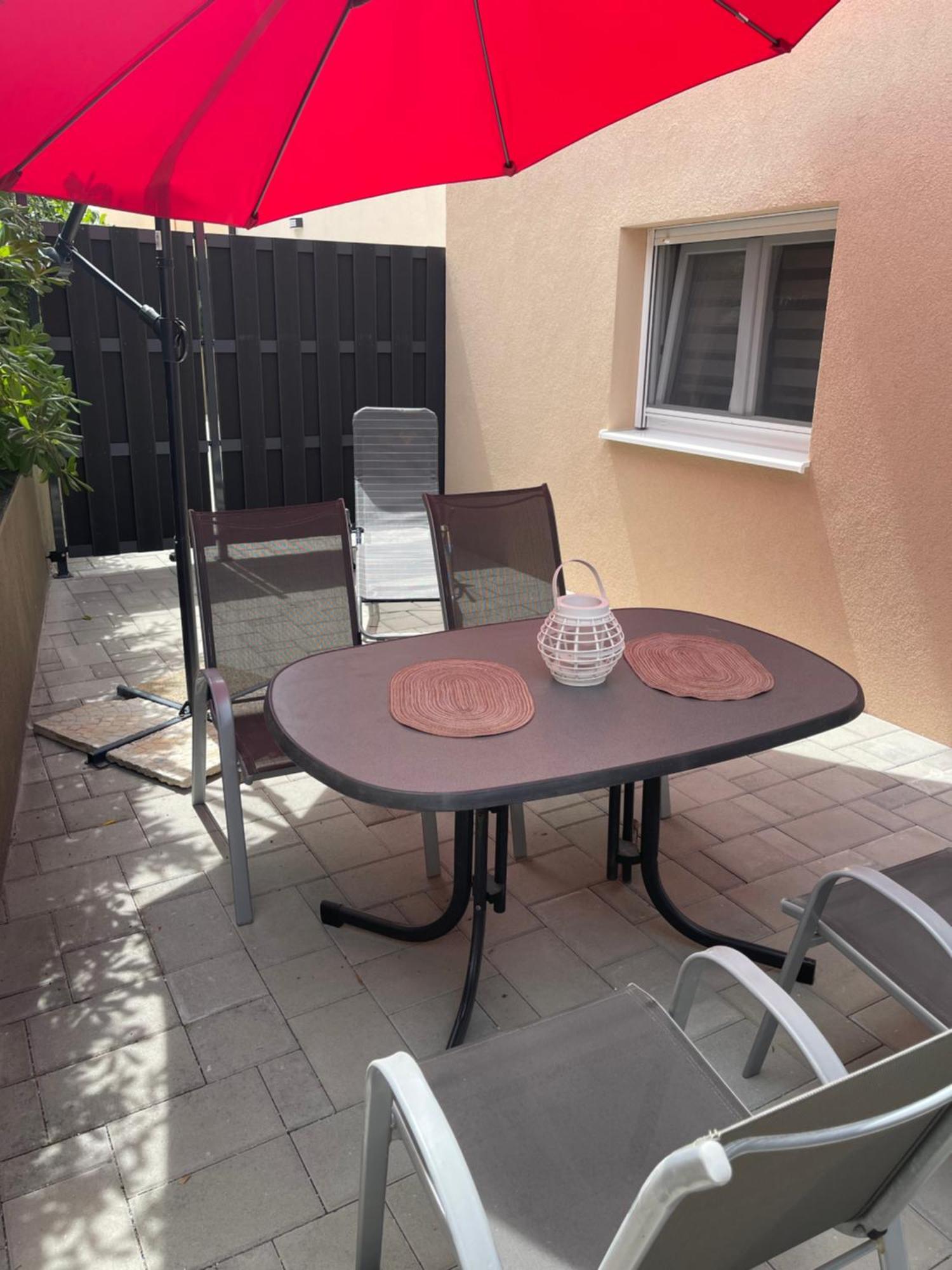 Apartmani Ivanic วีร์ ภายนอก รูปภาพ