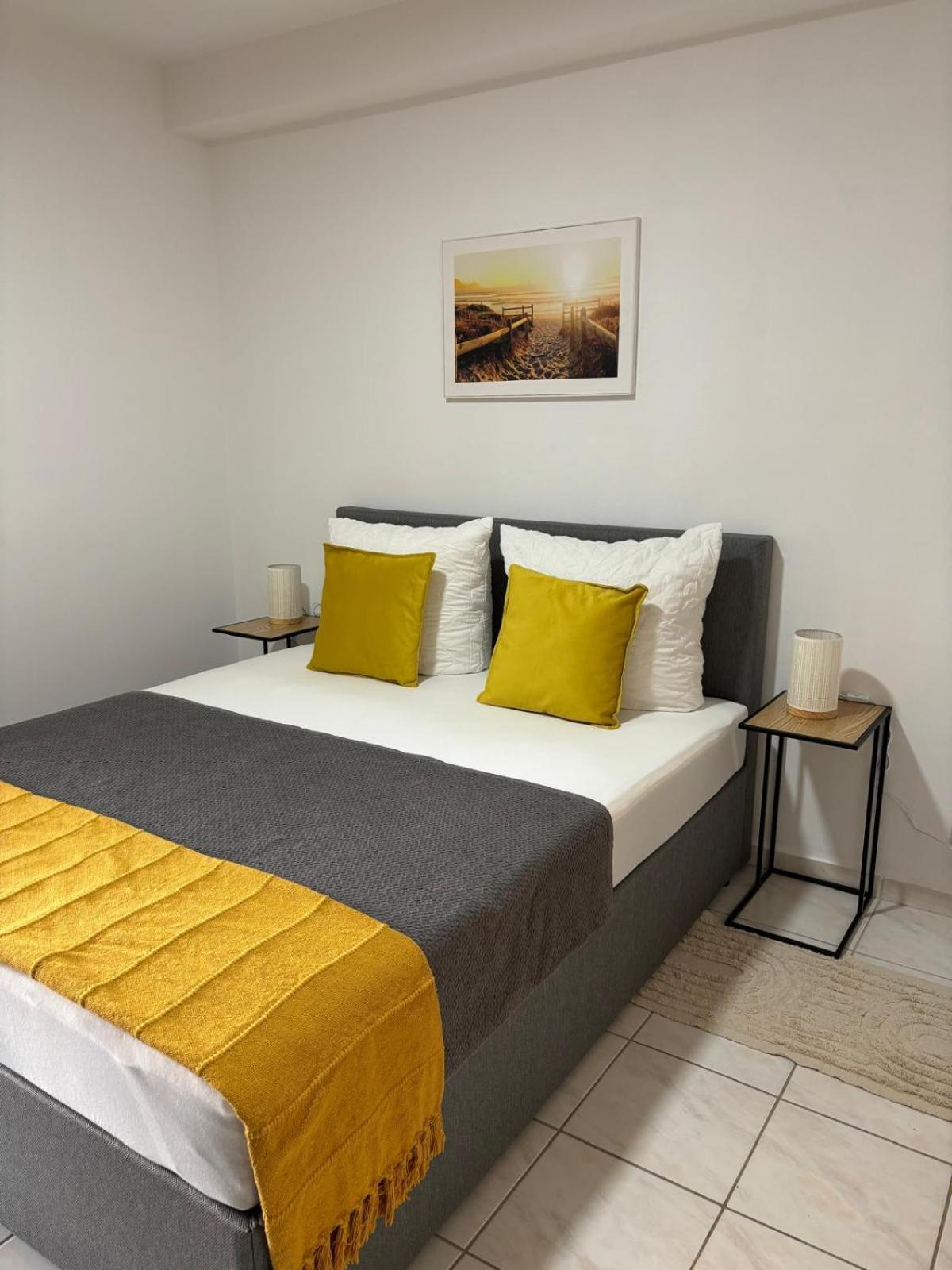 Apartmani Ivanic วีร์ ภายนอก รูปภาพ